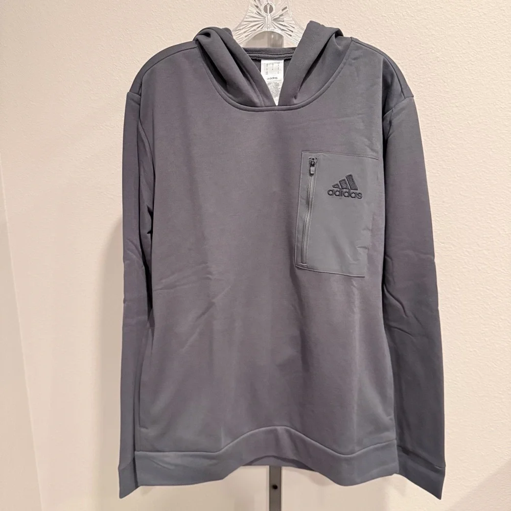 NWT Adidas men’s size medium gray hoodie with pockets.